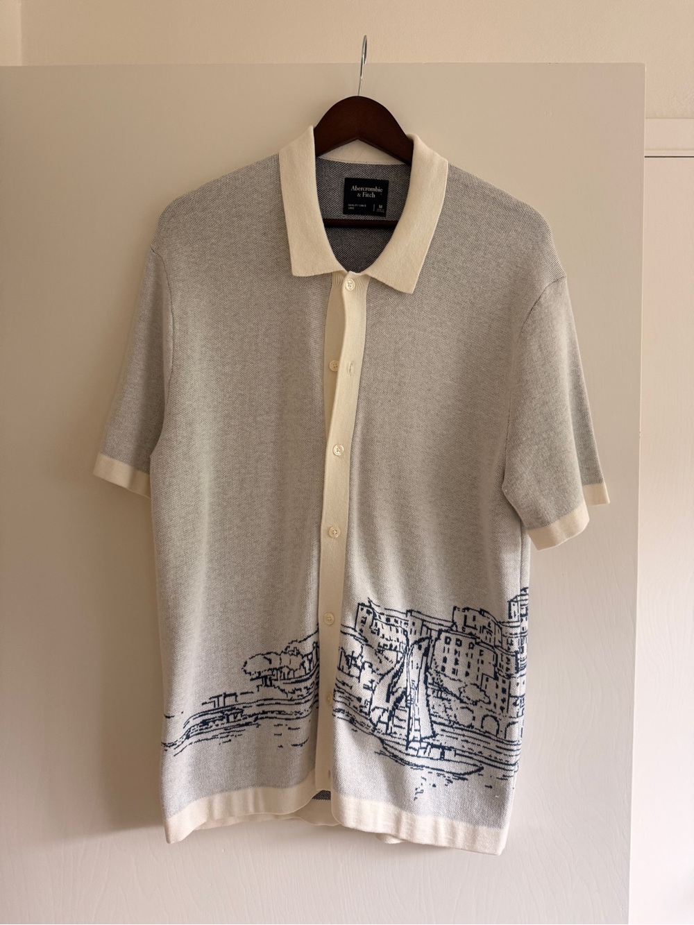 Abercrombie & Fitch Light Gray Knit Polo with Cream Trim and Navy Scenic Print